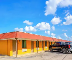 Photo 2 - Budget Inn By OYO Edinburg Hwy 281