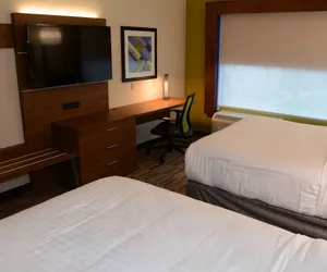 Photo 4 - Holiday Inn Express & Suites Pittsburgh - Monroeville, an IHG Hotel