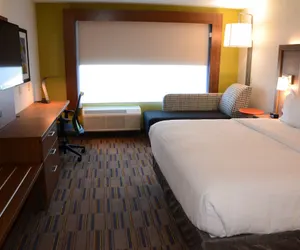 Photo 5 - Holiday Inn Express & Suites Pittsburgh - Monroeville, an IHG Hotel