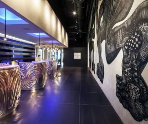 Photo 3 - W Bellevue