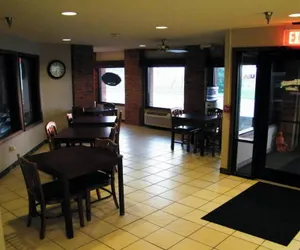 Photo 5 - Capital O Amerihost Inn and Suites Mexico Hwy 54 MO