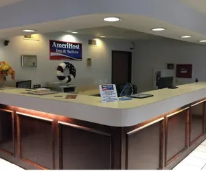 Photo 3 - Capital O Amerihost Inn and Suites Mexico Hwy 54 MO