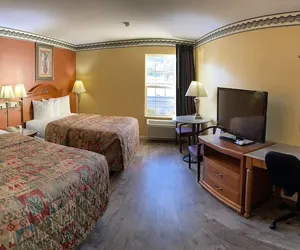 Photo 4 - Mountain Inn & Suites Dunlap