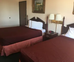 Photo 5 - Derby Inn & Suites