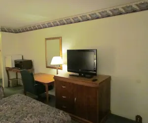 Photo 2 - Travel Inn & Suites