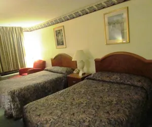 Photo 5 - Travel Inn & Suites