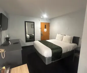 Photo 4 - Pictured Rocks Inn & Suites