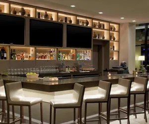 Photo 2 - AC Hotel by Marriott Seattle Bellevue/Downtown