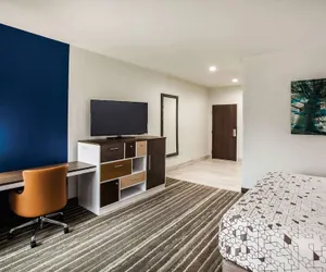 Photo 5 - La Quinta Inn & Suites by Wyndham Owasso