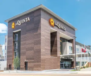 Photo 2 - La Quinta Inn & Suites by Wyndham Memphis Downtown