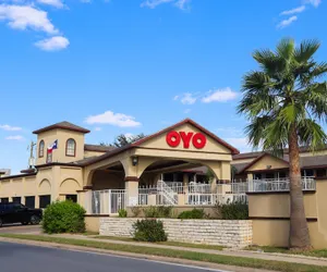 Photo 2 - OYO Hotel McAllen Airport South