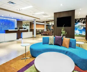 Photo 2 - Fairfield Inn & Suites by Marriott Van Canton Area