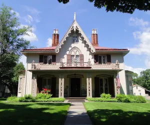 Photo 2 - Delamater Inn