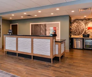 Photo 2 - Hampton Inn Omaha Airport