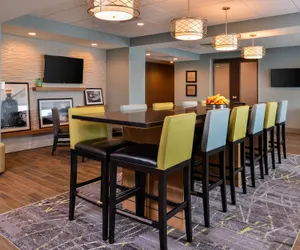 Photo 4 - Hampton Inn Omaha Airport