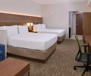 Photo 3 - Holiday Inn Express Spring Hill by IHG