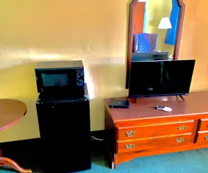 Photo 4 - Sutton Lane Motel