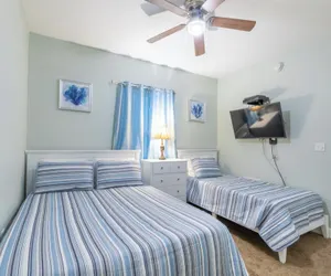 Photo 5 - Crystal Shores West Condos by Hosteeva