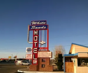 Photo 2 - White Sands Motel