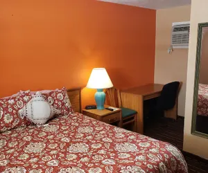 Photo 2 - Executive Inn