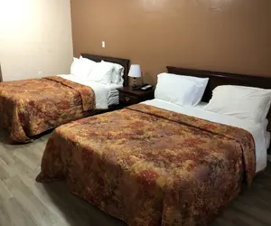 Photo 4 - Town Motel