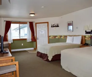 Photo 4 - Longliner Lodge and Suites