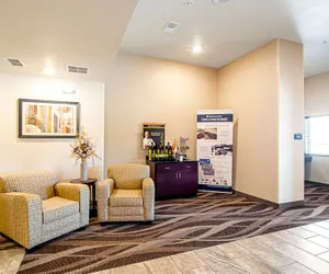 Photo 3 - Cobblestone Hotel & Suites - Paxton