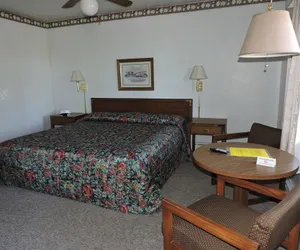 Photo 3 - The Golden Inn