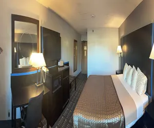 Photo 3 - Coratel Inn and Suites by Jasper Stillwater