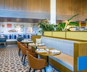Photo 5 - Inn at the Pier Pismo Beach, Curio Collection by Hilton