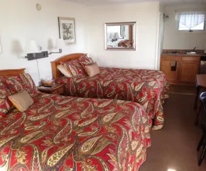 Photo 4 - The Sandpiper Beachfront Motel