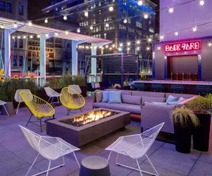 Photo 2 - Aloft Philadelphia Downtown