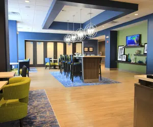 Photo 5 - Hampton Inn West Plains