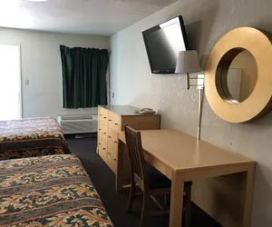 Photo 5 - Budget Inn