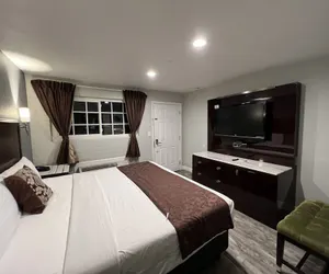 Photo 5 - Relax Inn Motel