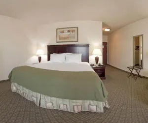 Photo 4 - Holiday Inn Express Hotel & Suites Corsicana, an IHG Hotel