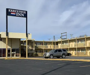 Photo 2 - Executive Inn