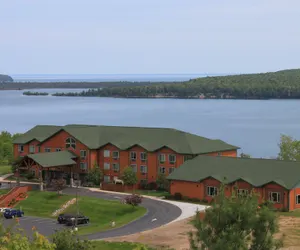 Photo 2 - Holiday Inn Express Munising-Lakeview, an IHG Hotel