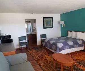 Photo 4 - Americas Best Value Inn Greeley Evans