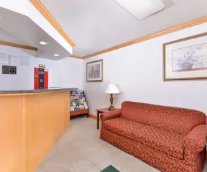 Photo 4 - Tower Inn And Suites Of Guilford - Madison