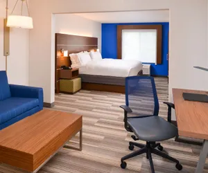 Photo 5 - Holiday Inn Express Hotel & Suites Urbana-Champaign, an IHG Hotel