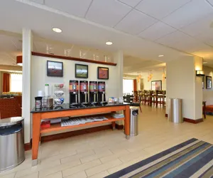 Photo 3 - Hampton Inn Farmville, VA