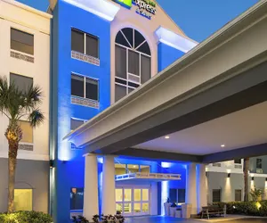 Photo 2 - Holiday Inn Express St. Petersburg North (I-275) by IHG