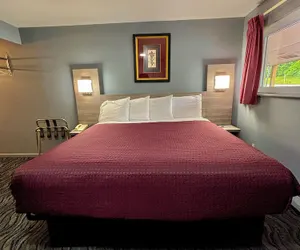 Photo 4 - Hometown Inn Athens