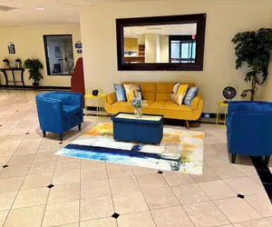 Photo 3 - Days Inn & Suites by Wyndham Laurel Near Fort Meade