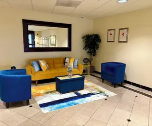 Photo 4 - Days Inn & Suites by Wyndham Laurel Near Fort Meade