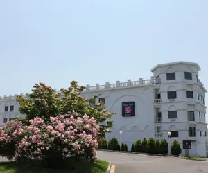 Photo 2 - Raritan Hotel