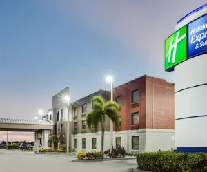 Photo 2 - Holiday Inn Express Hotel & Suites Clewiston, an IHG Hotel