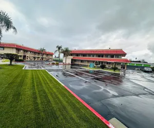 Photo 2 - Americas Best Value Inn Calimesa