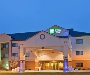 Photo 2 - Holiday Inn Express & Suites South - Lincoln, an IHG Hotel